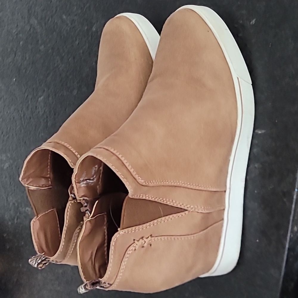 Sugar wedge booties